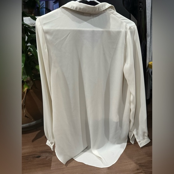 High low button blouse - Picture 7 of 8